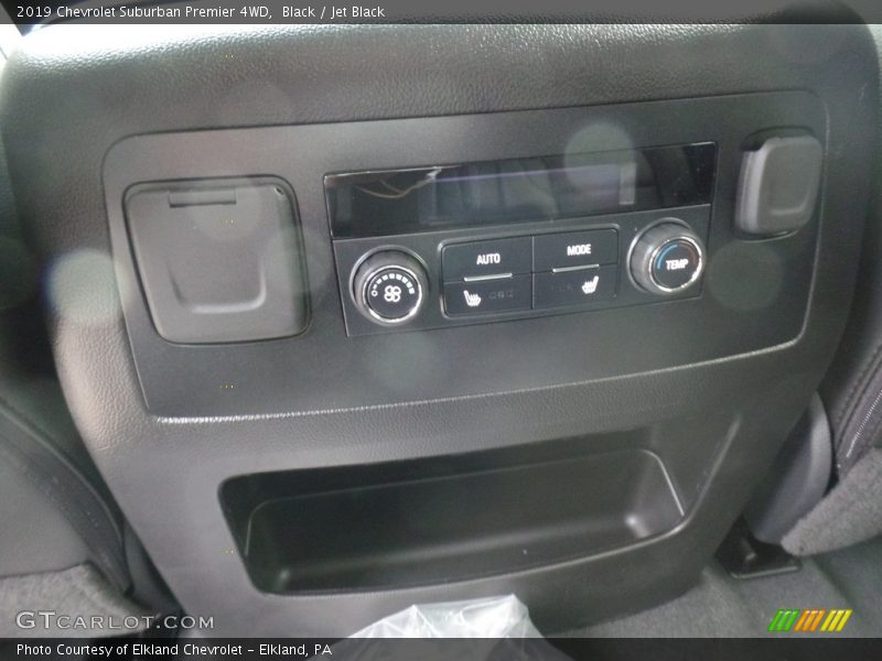 Black / Jet Black 2019 Chevrolet Suburban Premier 4WD