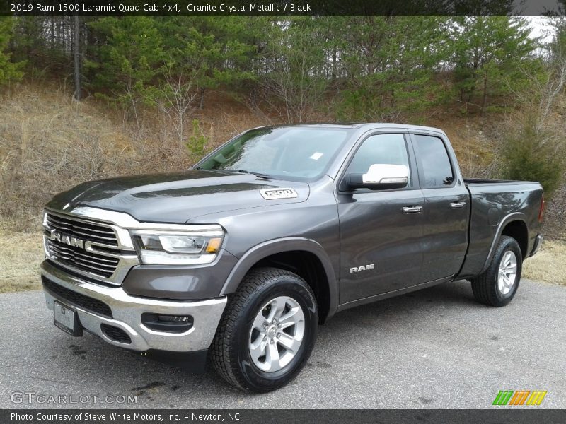 Front 3/4 View of 2019 1500 Laramie Quad Cab 4x4
