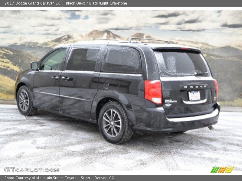 Black Onyx / Black/Light Graystone 2017 Dodge Grand Caravan SXT