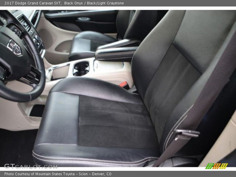 Black Onyx / Black/Light Graystone 2017 Dodge Grand Caravan SXT