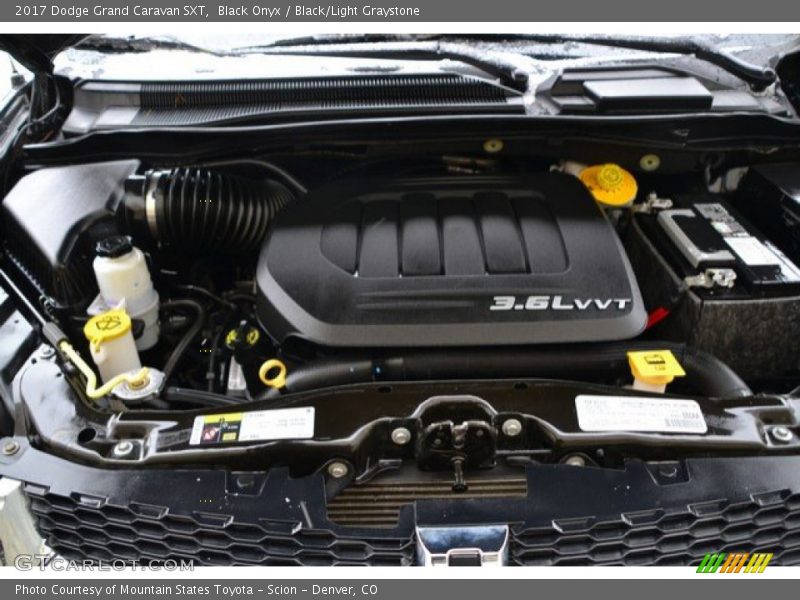 Black Onyx / Black/Light Graystone 2017 Dodge Grand Caravan SXT
