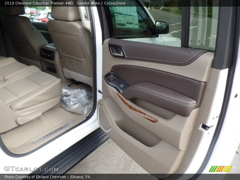 Summit White / Cocoa/Dune 2019 Chevrolet Suburban Premier 4WD