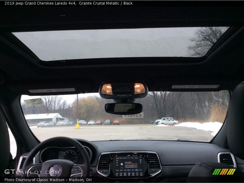 Granite Crystal Metallic / Black 2019 Jeep Grand Cherokee Laredo 4x4