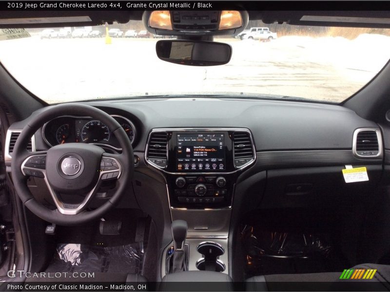 Granite Crystal Metallic / Black 2019 Jeep Grand Cherokee Laredo 4x4
