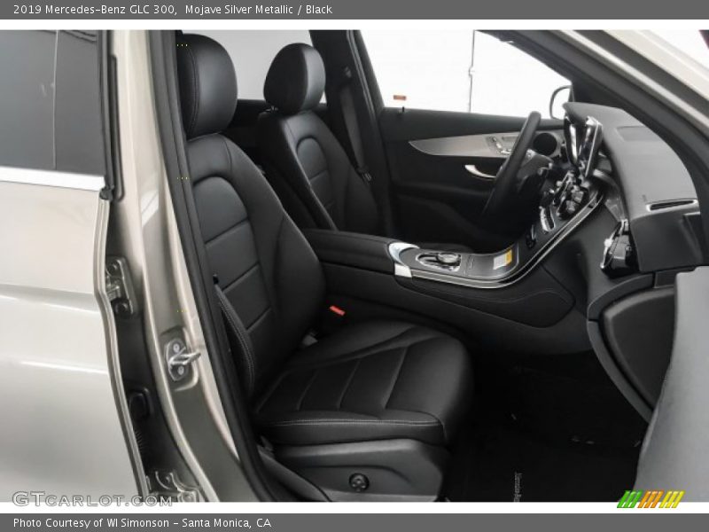 Mojave Silver Metallic / Black 2019 Mercedes-Benz GLC 300