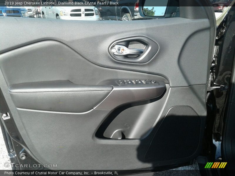 Diamond Black Crystal Pearl / Black 2019 Jeep Cherokee Latitude