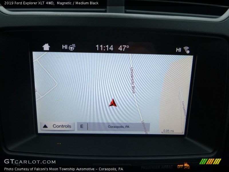 Magnetic / Medium Black 2019 Ford Explorer XLT 4WD