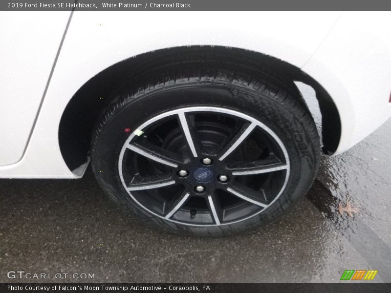 White Platinum / Charcoal Black 2019 Ford Fiesta SE Hatchback