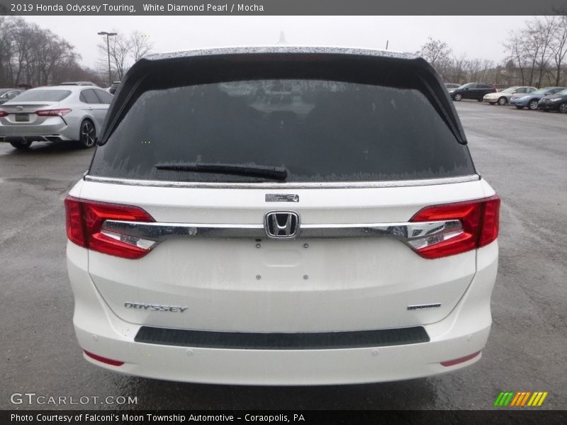 White Diamond Pearl / Mocha 2019 Honda Odyssey Touring