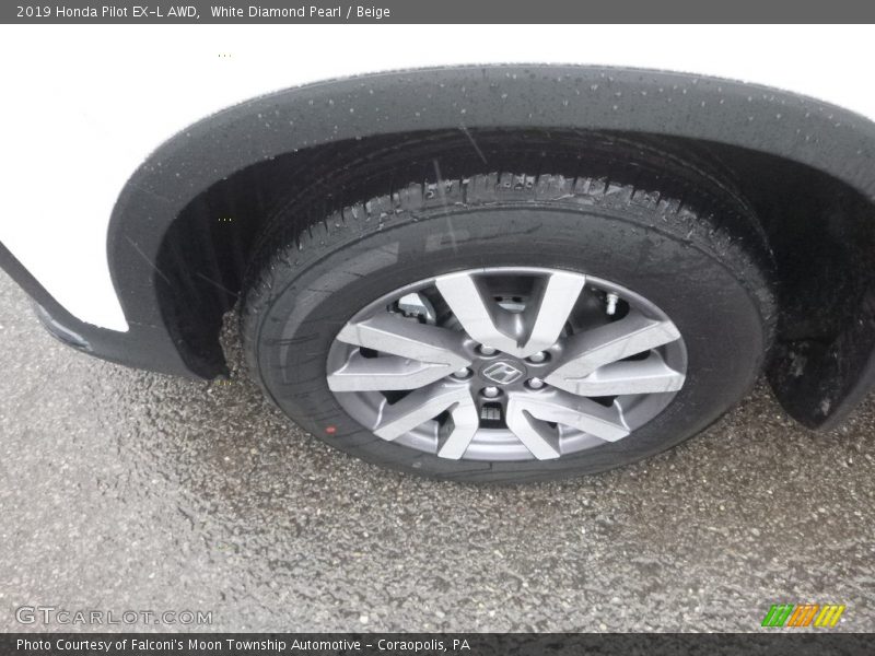 White Diamond Pearl / Beige 2019 Honda Pilot EX-L AWD