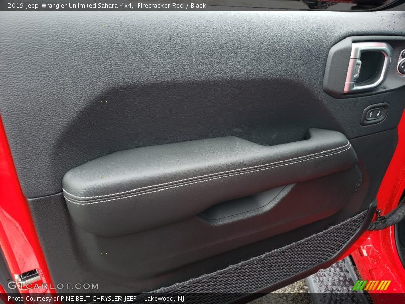 Firecracker Red / Black 2019 Jeep Wrangler Unlimited Sahara 4x4