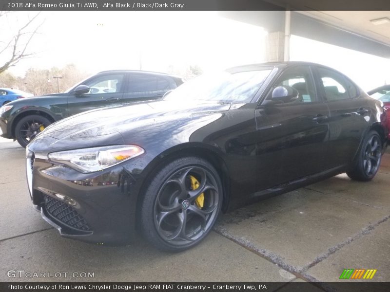 Alfa Black / Black/Dark Gray 2018 Alfa Romeo Giulia Ti AWD