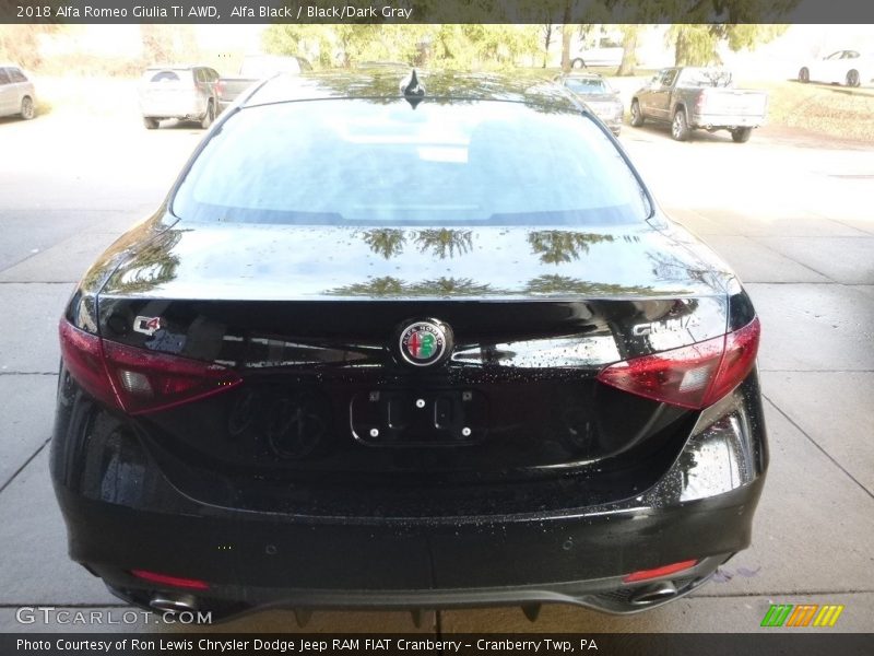 Alfa Black / Black/Dark Gray 2018 Alfa Romeo Giulia Ti AWD