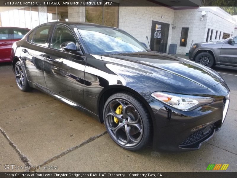 Alfa Black / Black/Dark Gray 2018 Alfa Romeo Giulia Ti AWD