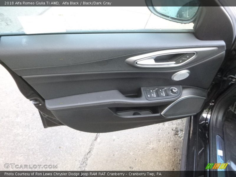 Alfa Black / Black/Dark Gray 2018 Alfa Romeo Giulia Ti AWD