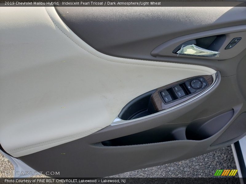 Iridescent Pearl Tricoat / Dark Atmosphere/Light Wheat 2019 Chevrolet Malibu Hybrid