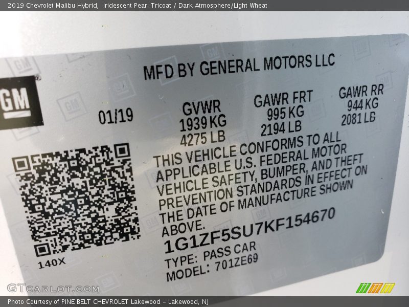 Iridescent Pearl Tricoat / Dark Atmosphere/Light Wheat 2019 Chevrolet Malibu Hybrid