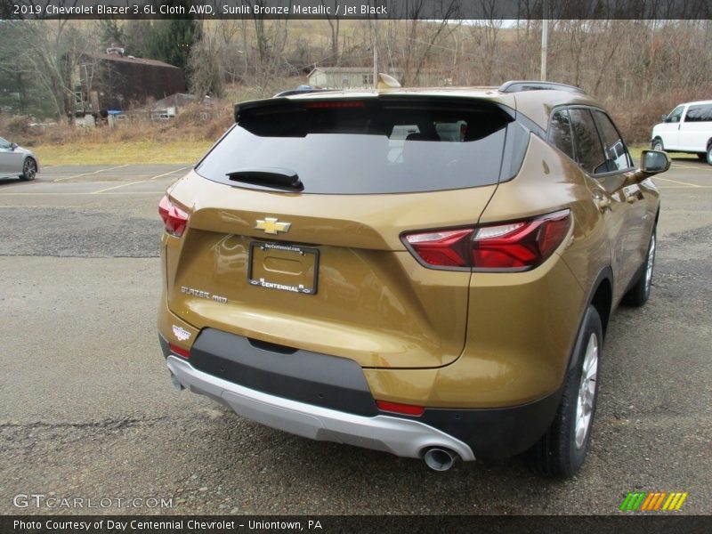 Sunlit Bronze Metallic / Jet Black 2019 Chevrolet Blazer 3.6L Cloth AWD