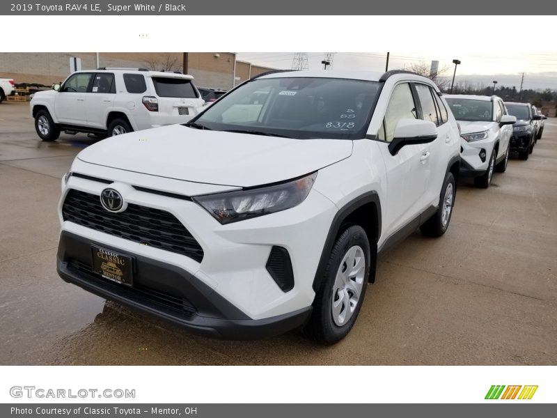 Super White / Black 2019 Toyota RAV4 LE
