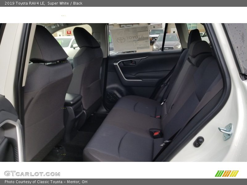Super White / Black 2019 Toyota RAV4 LE