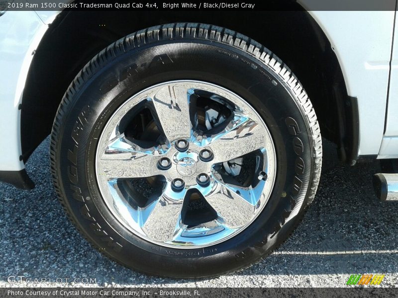 Bright White / Black/Diesel Gray 2019 Ram 1500 Classic Tradesman Quad Cab 4x4
