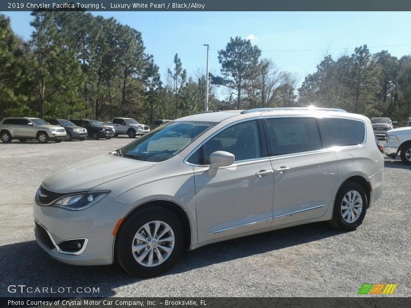 Luxury White Pearl / Black/Alloy 2019 Chrysler Pacifica Touring L