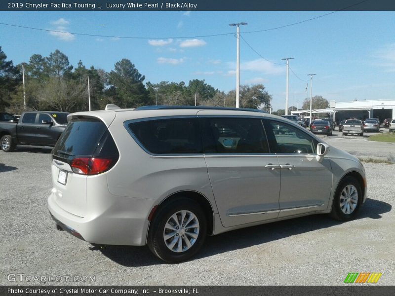Luxury White Pearl / Black/Alloy 2019 Chrysler Pacifica Touring L