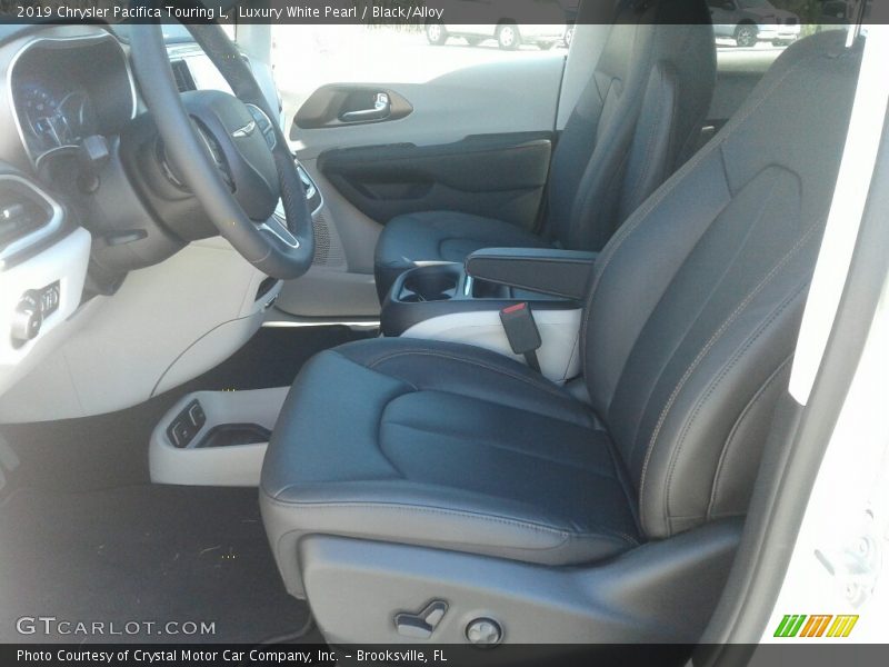 Luxury White Pearl / Black/Alloy 2019 Chrysler Pacifica Touring L