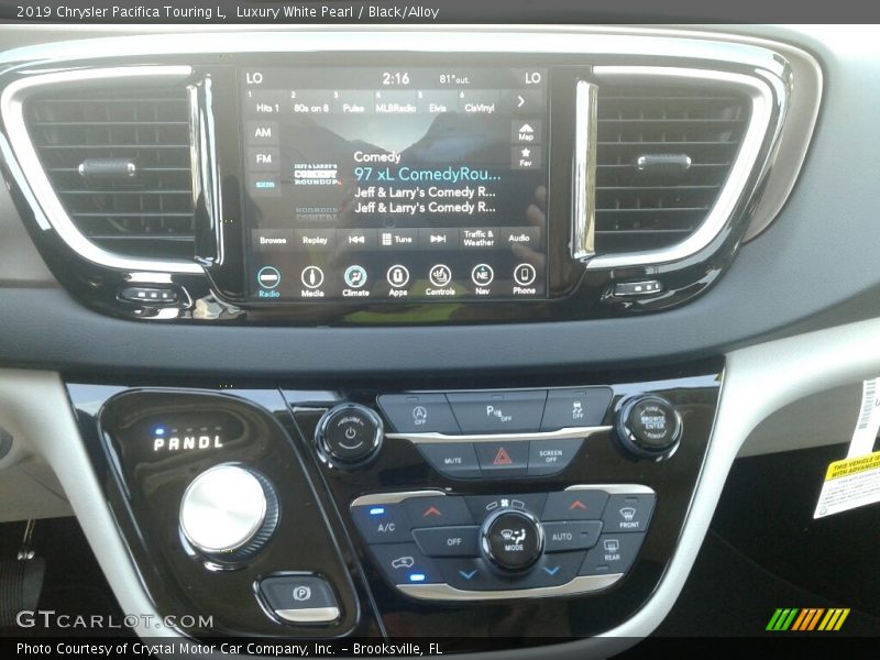 Luxury White Pearl / Black/Alloy 2019 Chrysler Pacifica Touring L