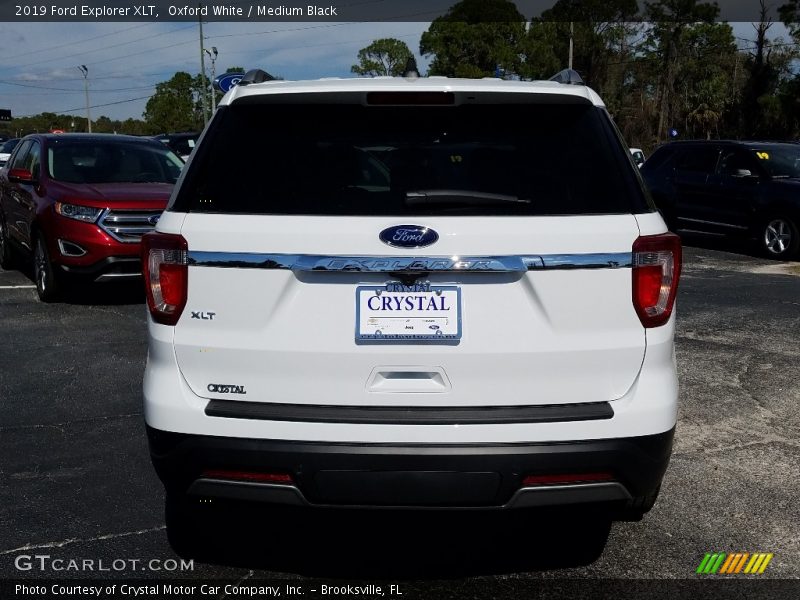 Oxford White / Medium Black 2019 Ford Explorer XLT