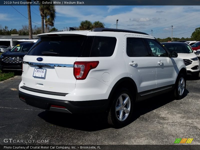 Oxford White / Medium Black 2019 Ford Explorer XLT