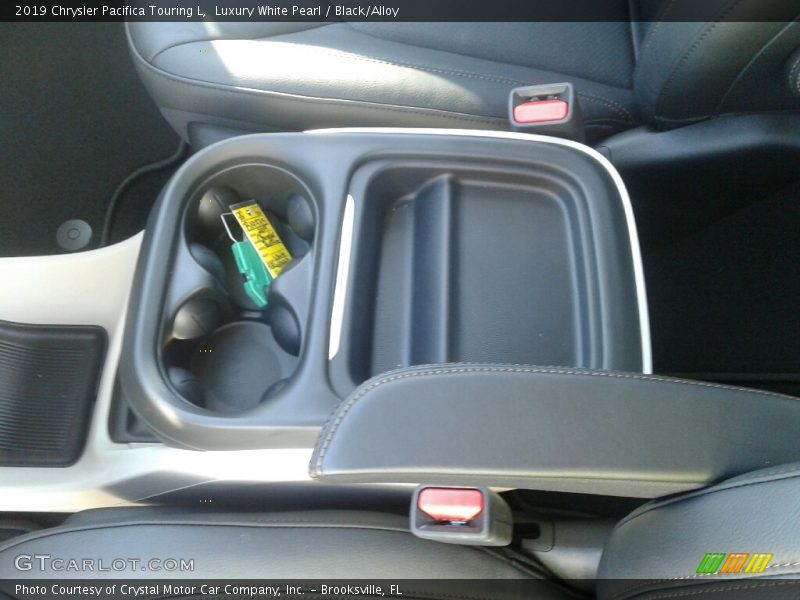 Luxury White Pearl / Black/Alloy 2019 Chrysler Pacifica Touring L