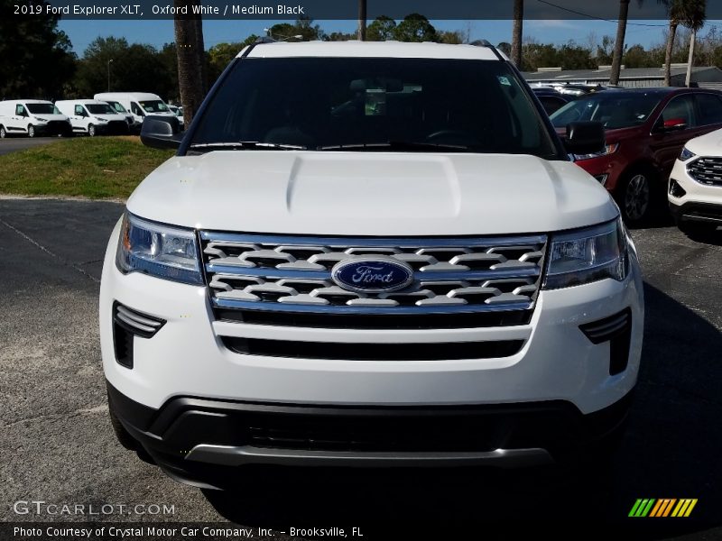Oxford White / Medium Black 2019 Ford Explorer XLT