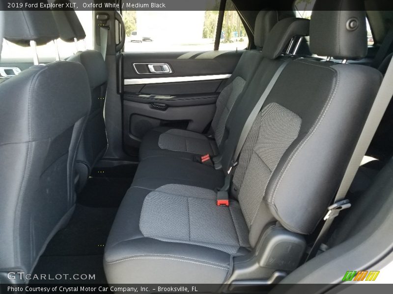Oxford White / Medium Black 2019 Ford Explorer XLT