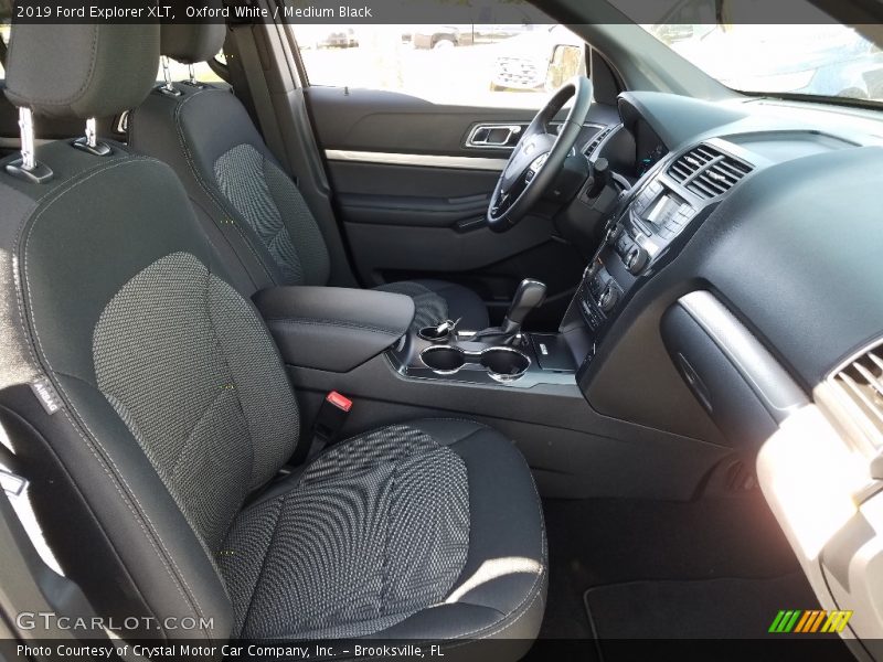 Oxford White / Medium Black 2019 Ford Explorer XLT