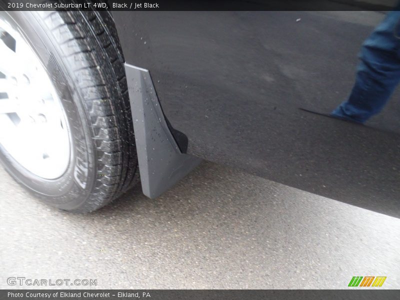 Black / Jet Black 2019 Chevrolet Suburban LT 4WD