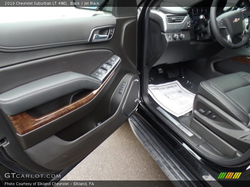 Black / Jet Black 2019 Chevrolet Suburban LT 4WD