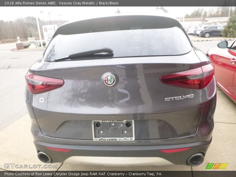 Vesuvio Gray Metallic / Black/Black 2018 Alfa Romeo Stelvio AWD
