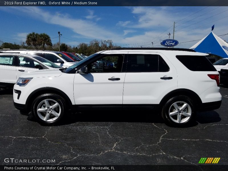 Oxford White / Medium Stone 2019 Ford Explorer FWD