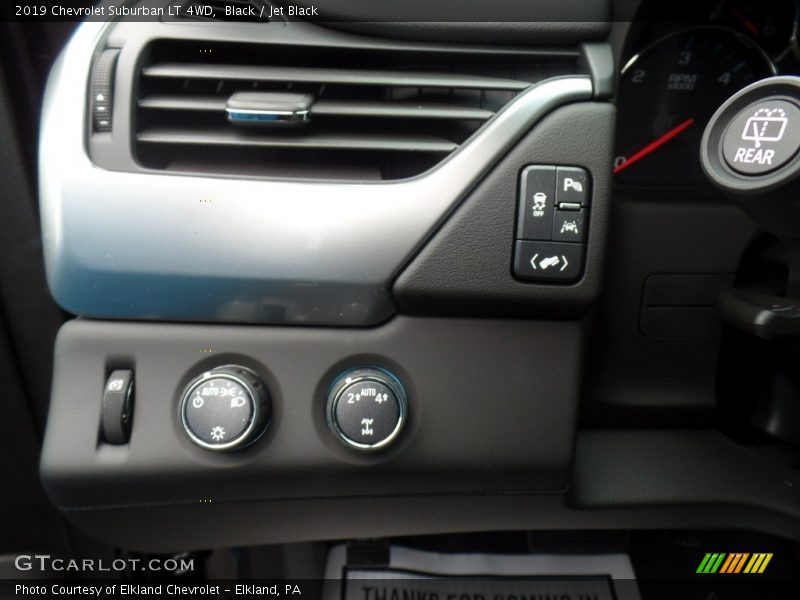 Black / Jet Black 2019 Chevrolet Suburban LT 4WD
