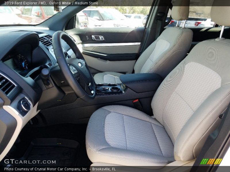 Oxford White / Medium Stone 2019 Ford Explorer FWD