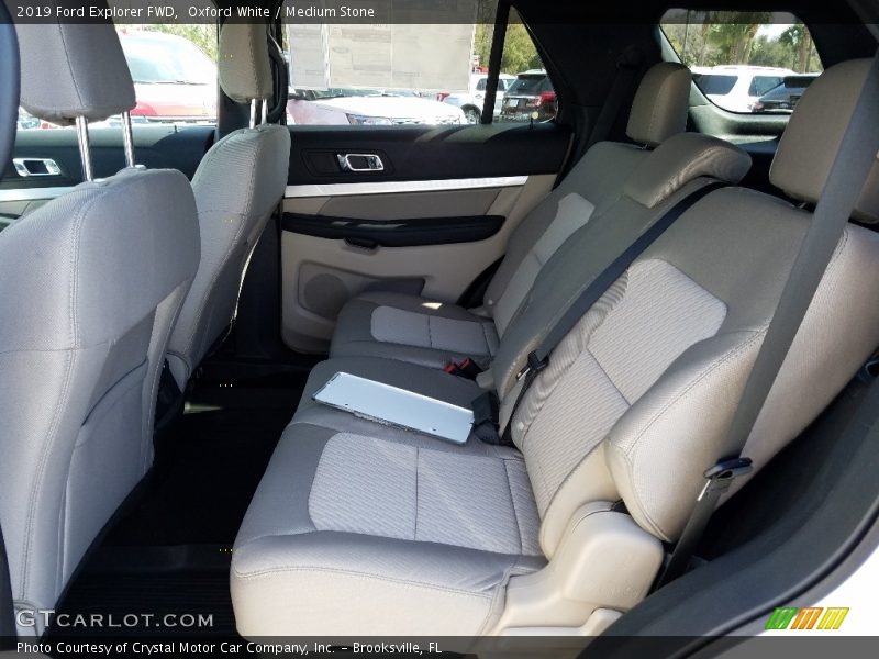 Oxford White / Medium Stone 2019 Ford Explorer FWD