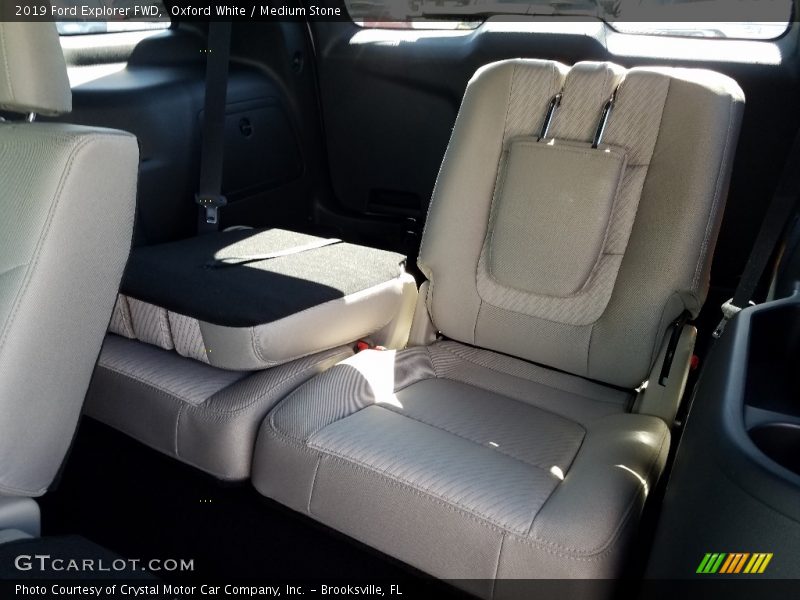 Oxford White / Medium Stone 2019 Ford Explorer FWD