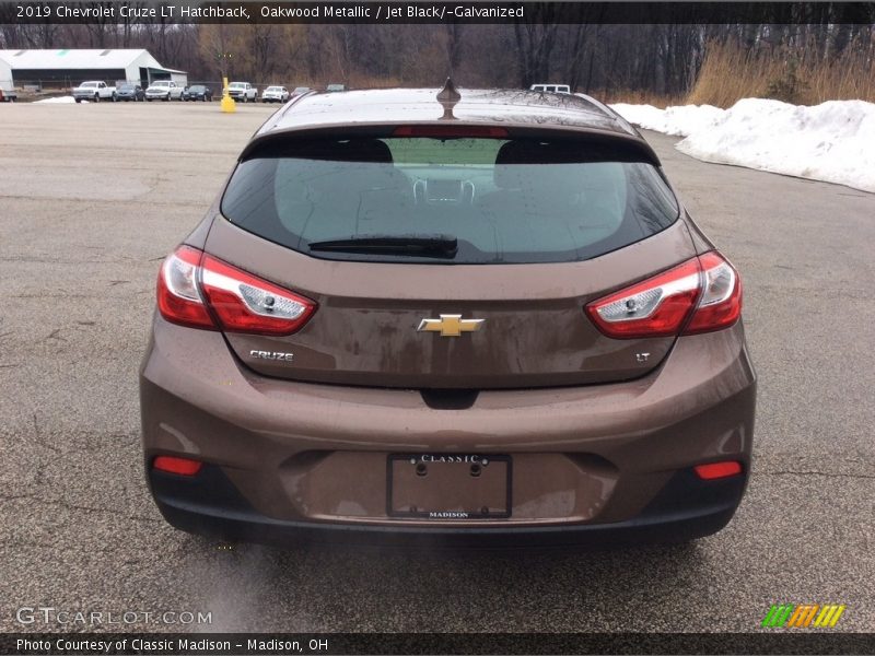 Oakwood Metallic / Jet Black/­Galvanized 2019 Chevrolet Cruze LT Hatchback