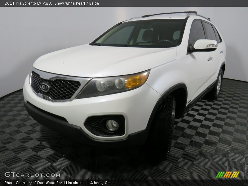 Snow White Pearl / Beige 2011 Kia Sorento LX AWD