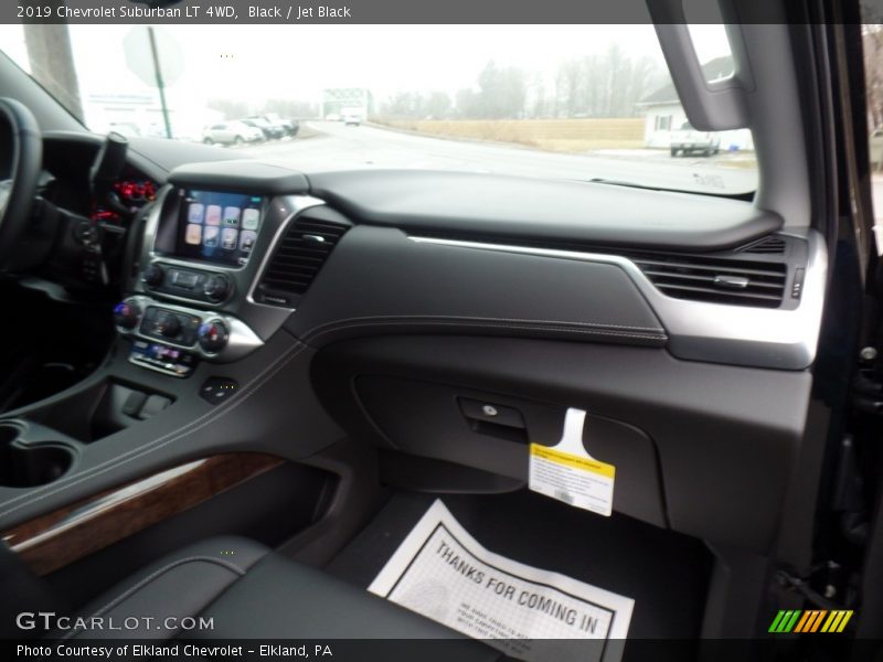 Black / Jet Black 2019 Chevrolet Suburban LT 4WD