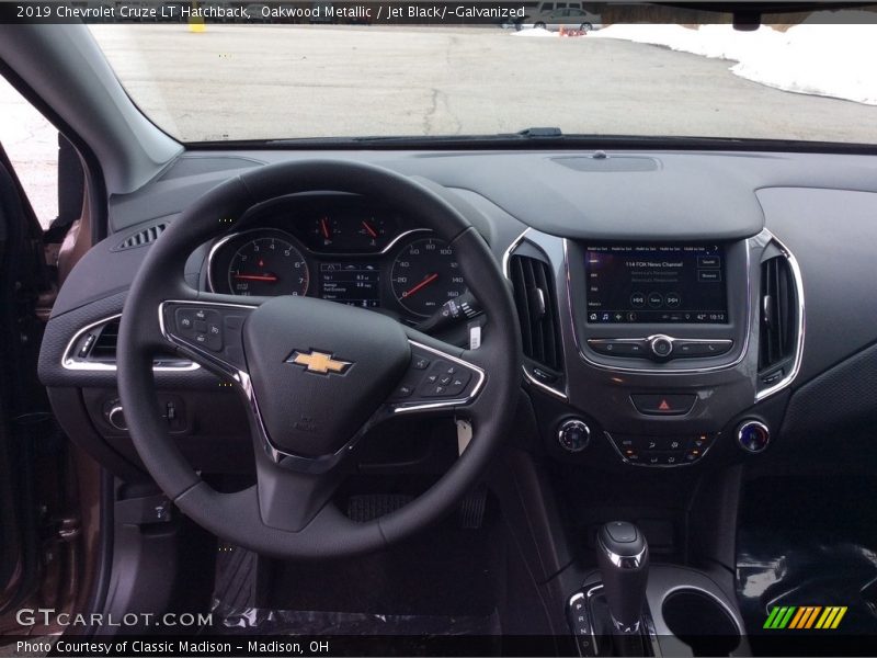 Oakwood Metallic / Jet Black/­Galvanized 2019 Chevrolet Cruze LT Hatchback