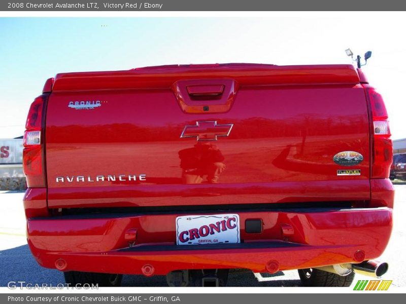 Victory Red / Ebony 2008 Chevrolet Avalanche LTZ