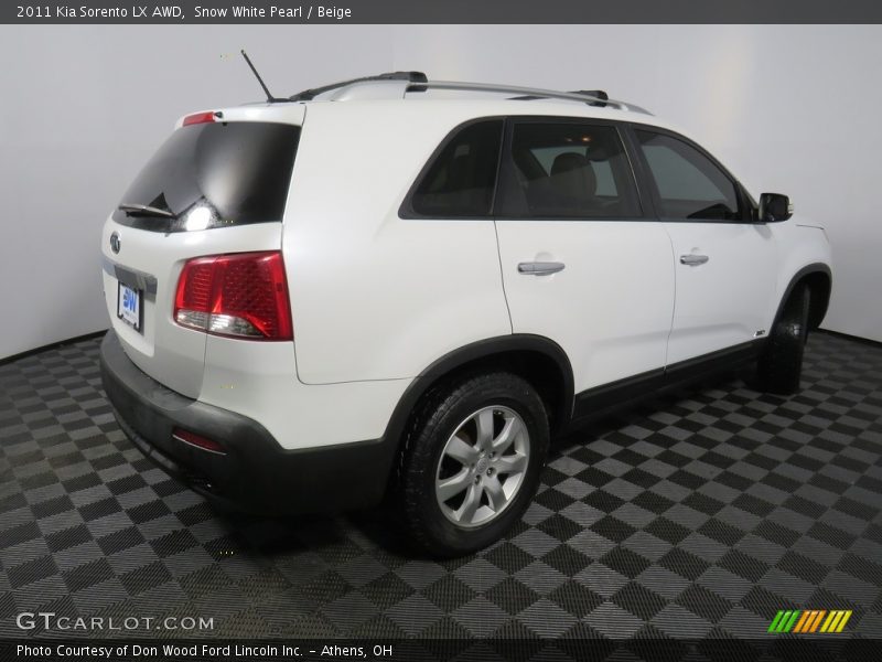 Snow White Pearl / Beige 2011 Kia Sorento LX AWD