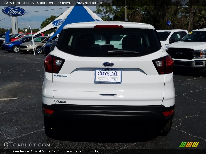 Oxford White / Chromite Gray/Charcoal Black 2019 Ford Escape S